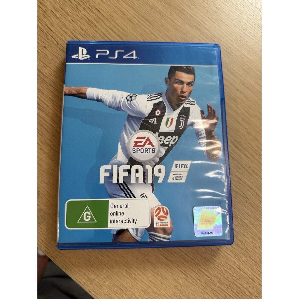 Fifa 19 PS4 Used good working condition.